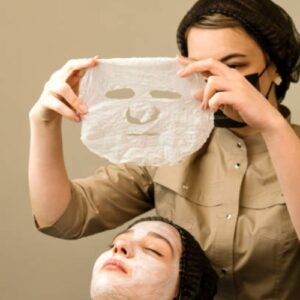 Brightening de-tan mask