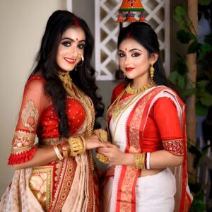 Securing and Adjusting saree drapping